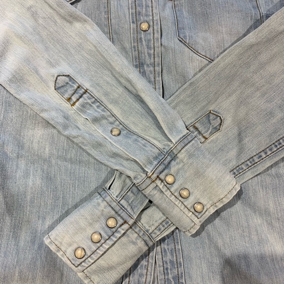 Levi’s Jean shirt XS - Picture 5 of 5